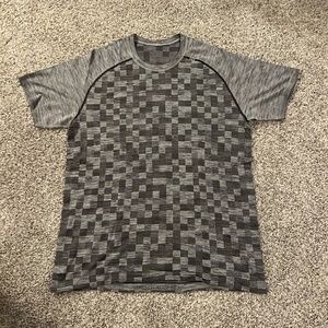 Lululemon Men’s Metal Vent Tech Shirt Size XL